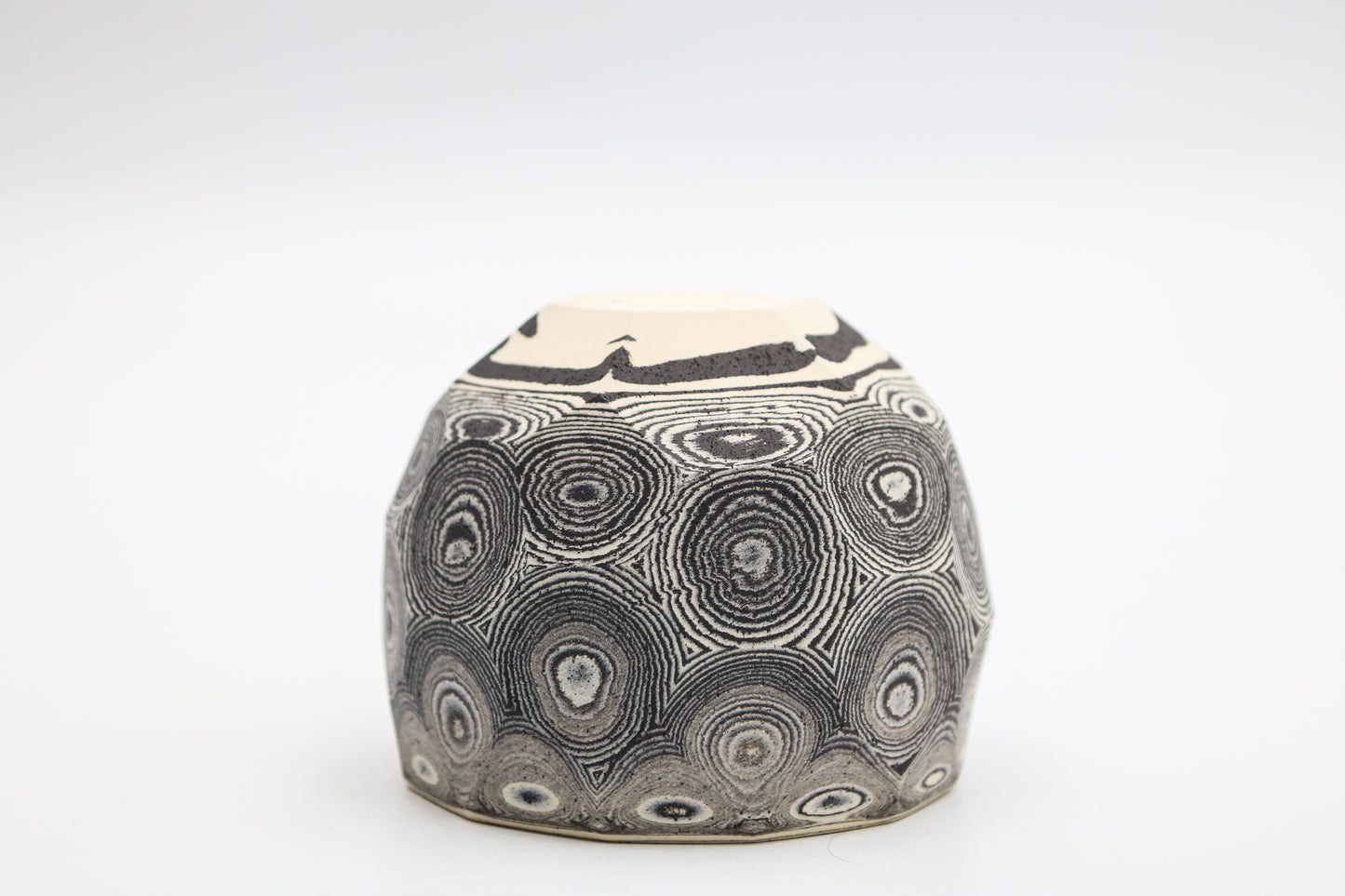 GURU B&W I